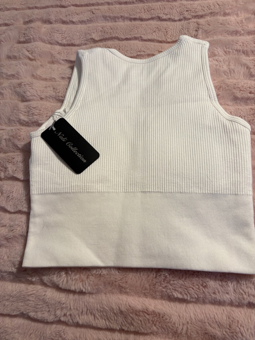 NWT Nail Collection White Ribbed V-Neck Crop Tank - Picture 5 of 5